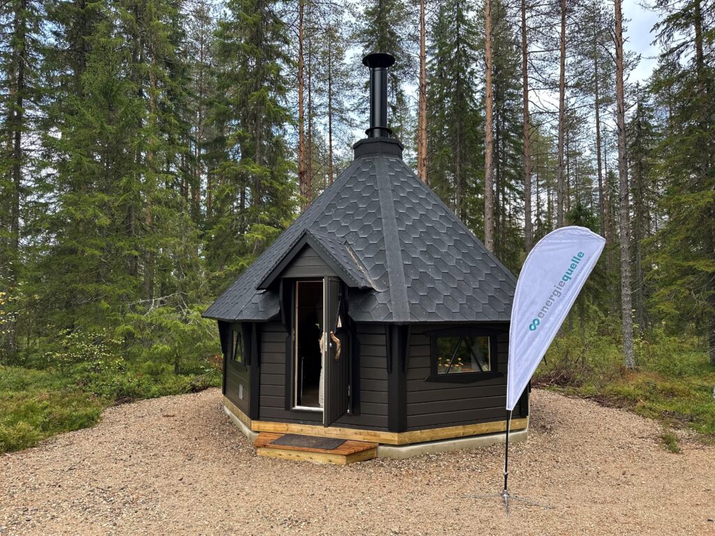 Kaunislehdon talomuseon yhteydessä oleva grillikota